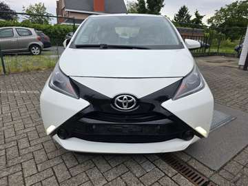 Aygo 1.0i VVT-i x-play