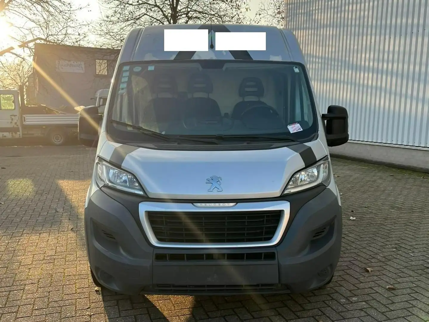 Peugeot Boxer (Stock ID 44705) Zilver - 2