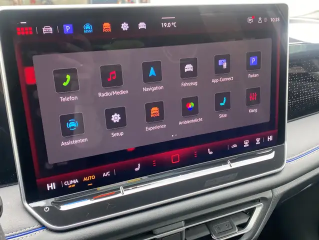Volkswagen Tiguan view 6