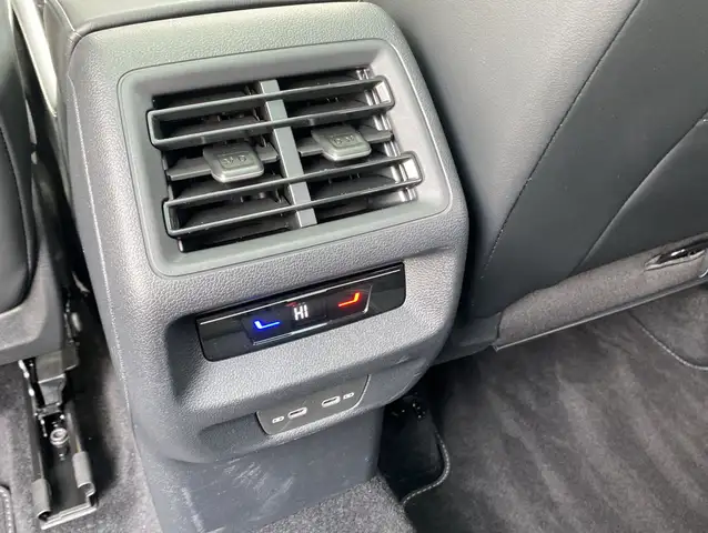Volkswagen Tiguan view 15