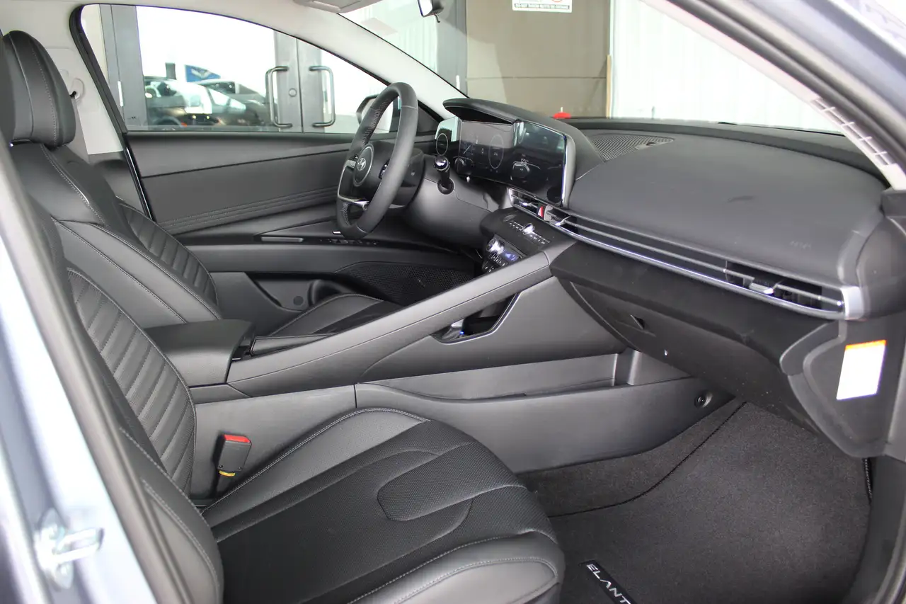 Hyundai ELANTRA снимка Hyundai ELANTRA