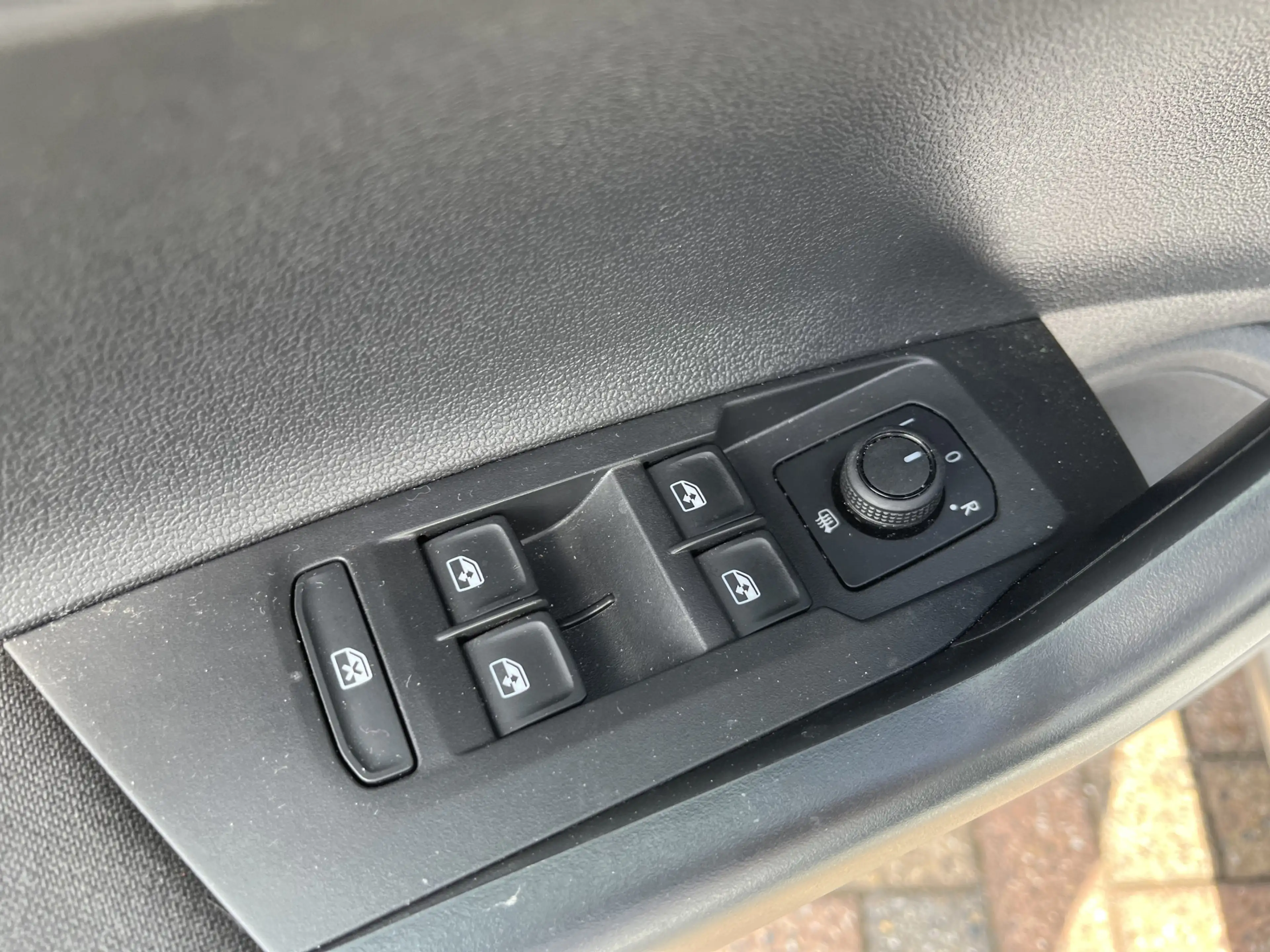 Volkswagen Polo 1.0 TSI Life / CRUISE/ PARK. SENSOREN/ APP-CONNECT — photo 10