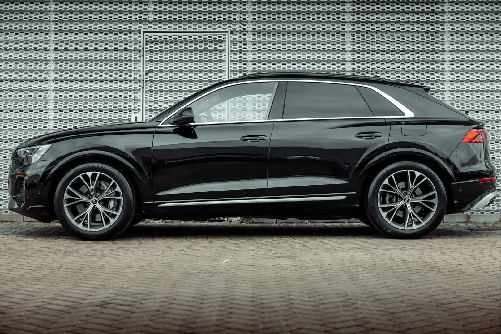 Audi Q8 55 TFSI e 394pk quattro Pro Line S | Vierwielbestu Zwart - 2