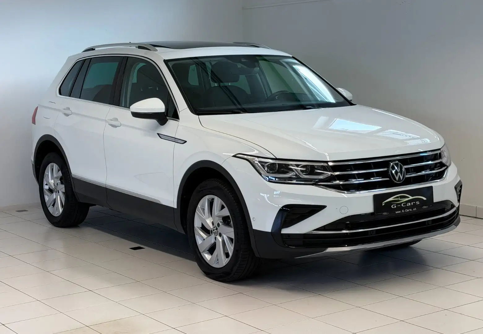 Volkswagen Tiguan 2.0 TDI Elegance 4Motion*1.BESITZ*PANO*MASSAGE* Weiß - 1