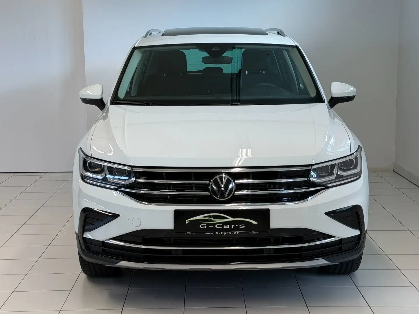 Volkswagen Tiguan 2.0 TDI Elegance 4Motion*1.BESITZ*PANO*MASSAGE* Weiß - 2