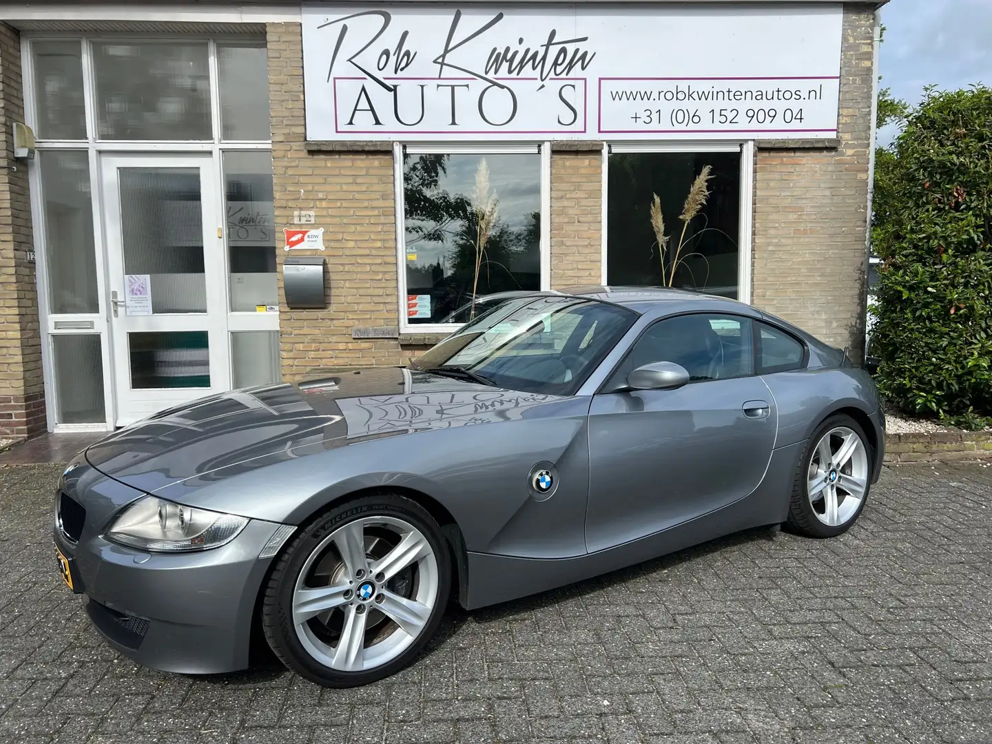 BMW Z4 Coupé 3.0si Executive Grijs - 2