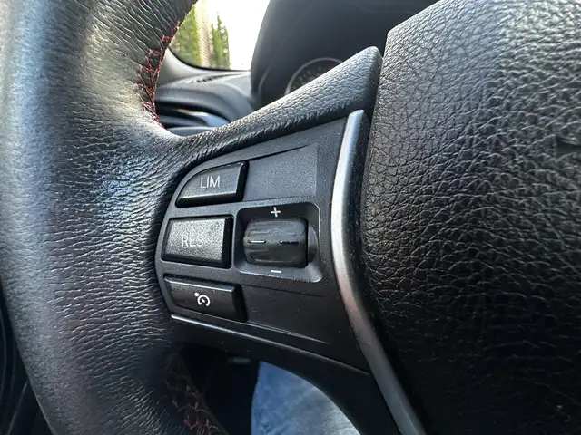 BMW 1 Series view 23