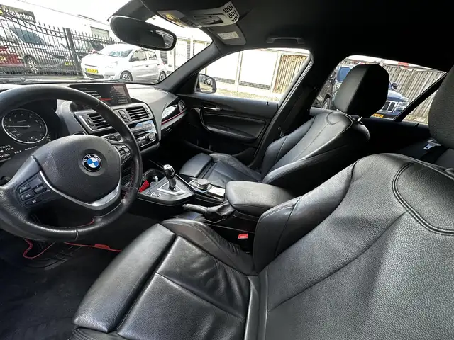 BMW 1 Series view 5