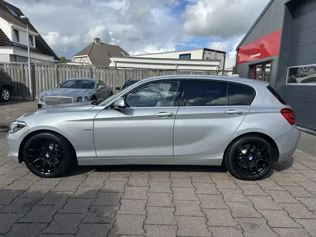 BMW 1 Series view 4