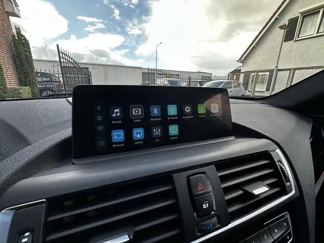 BMW 1 Series view 19