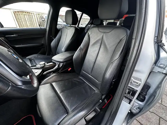 BMW 1 Series view 3