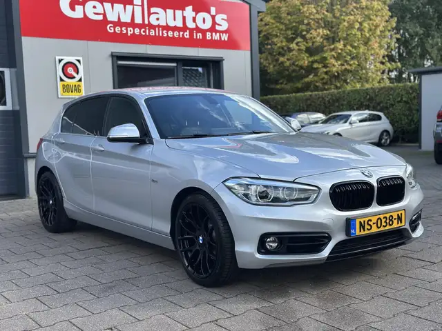 BMW 1 Series view 16