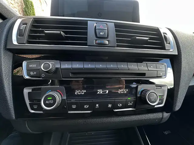 BMW 1 Series view 14