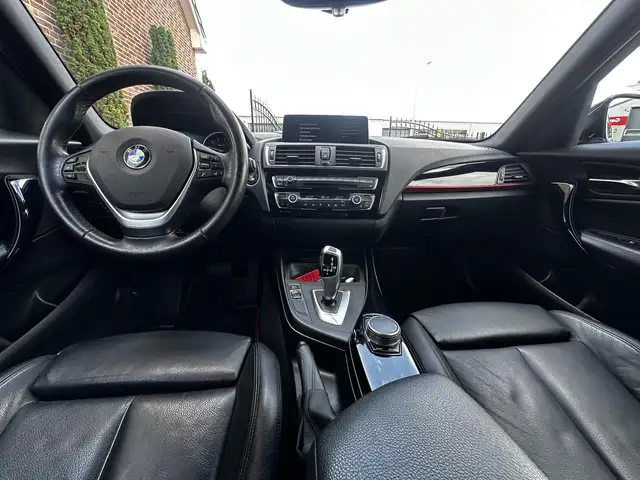 BMW 1 Series view 2
