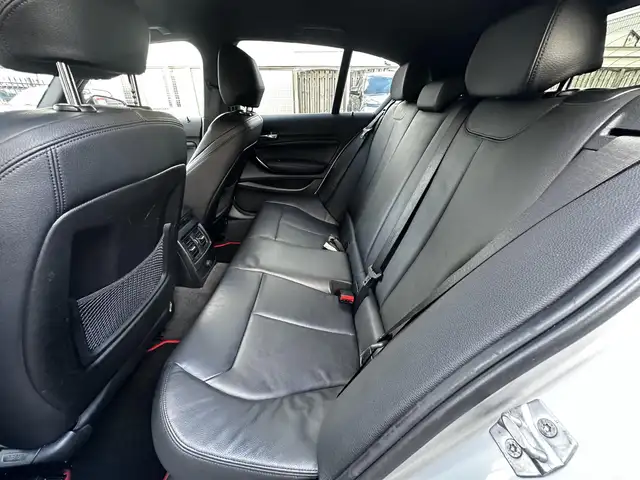 BMW 1 Series view 6