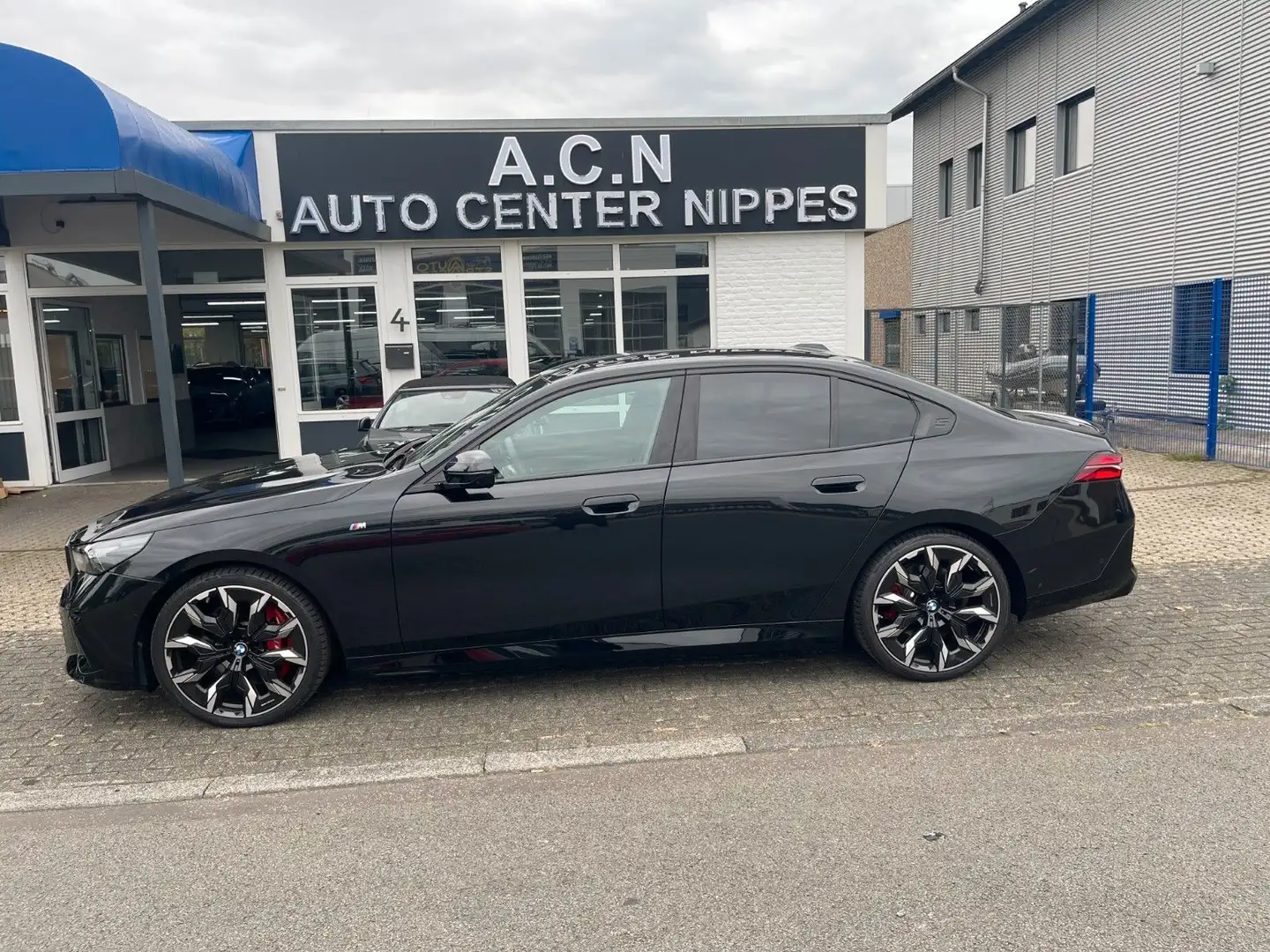BMW 540 d xDrive M Sport Pano 21 Zoll Kamera LEDER Schwarz - 1