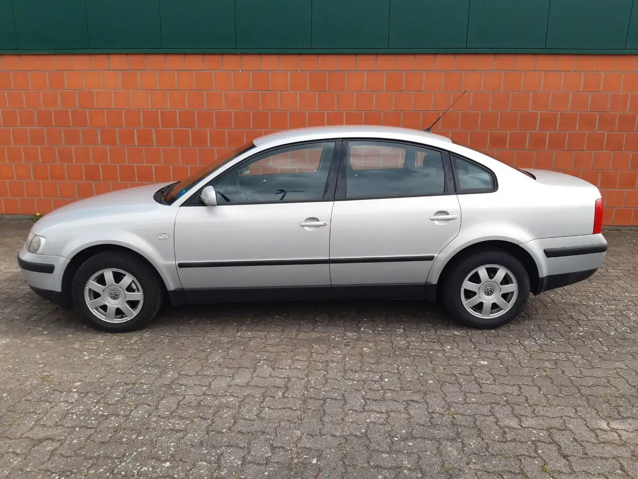 Volkswagen Passat 1.6 Edition 1.Hand erst 113000 Km., foto 3