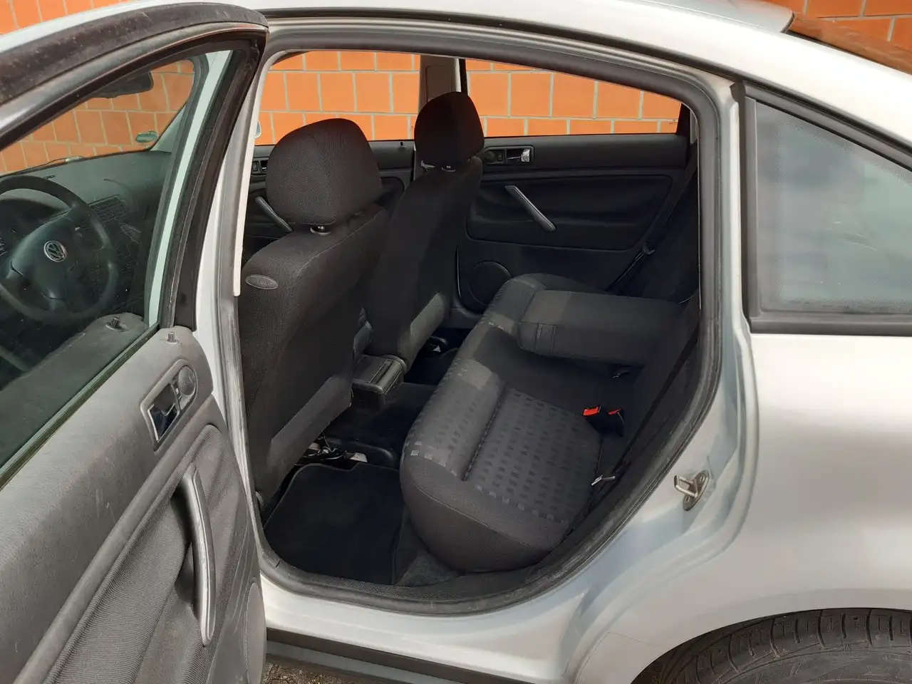 Volkswagen Passat 1.6 Edition 1.Hand erst 113000 Km., foto 9