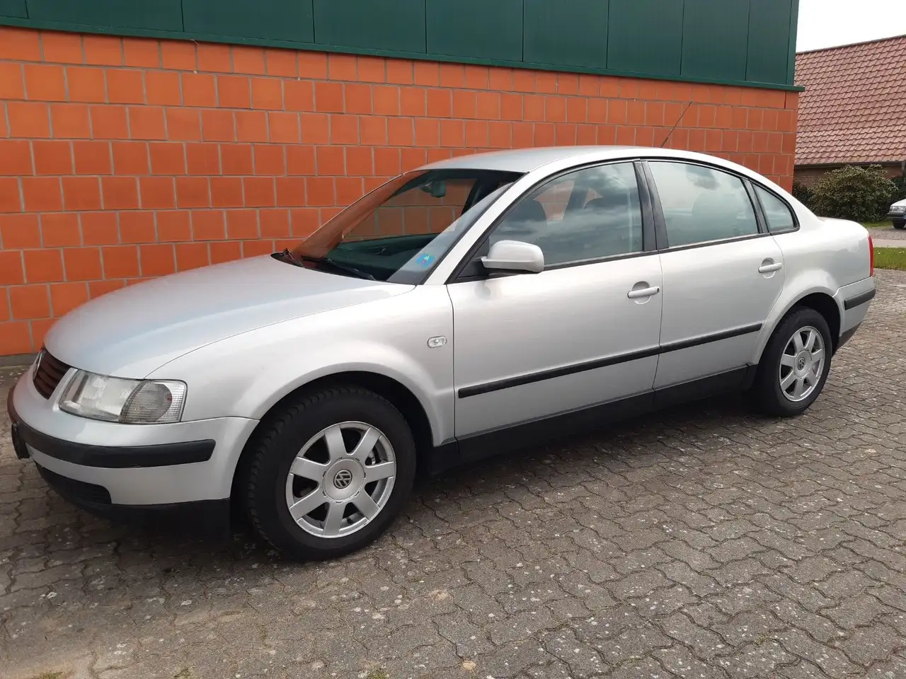 Volkswagen Passat 1.6 Edition 1.Hand erst 113000 Km., foto 1