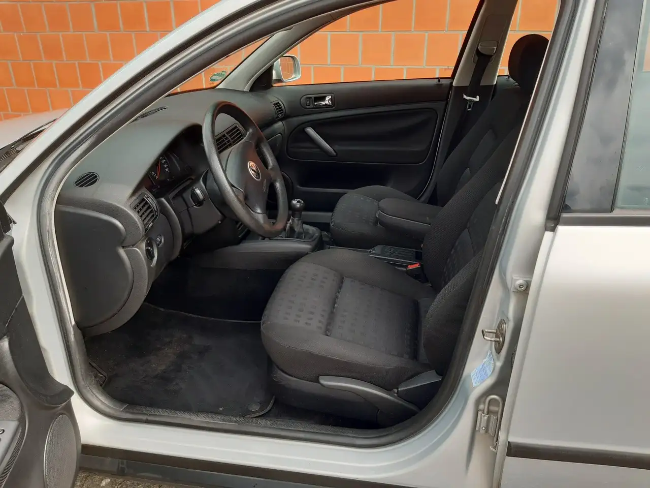 Volkswagen Passat 1.6 Edition 1.Hand erst 113000 Km., foto 8
