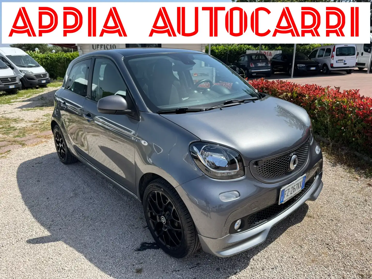 smart forFour Passion 71cv AUT/TETTO/NAVI/RETROCAMERA Grau - 1