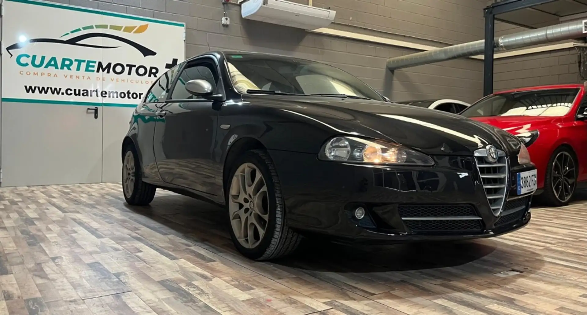 Alfa Romeo 147 1.6 TS Sport 105 Zwart - 1