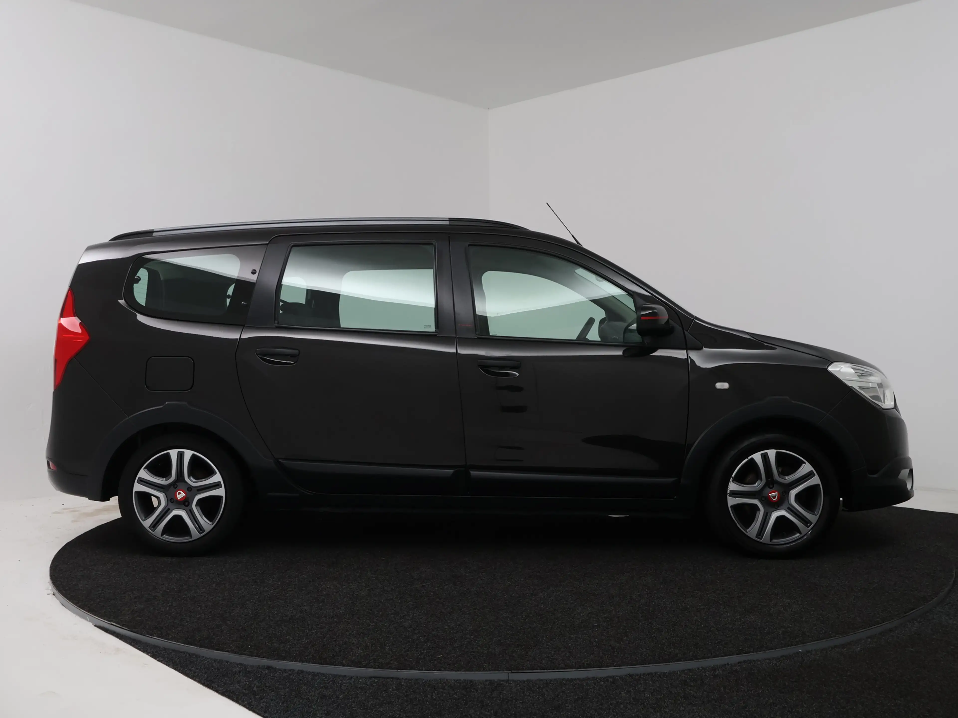 Dacia Lodgy 1.3 TCe Tech Road 7p. | Trekhaak | — photo 13