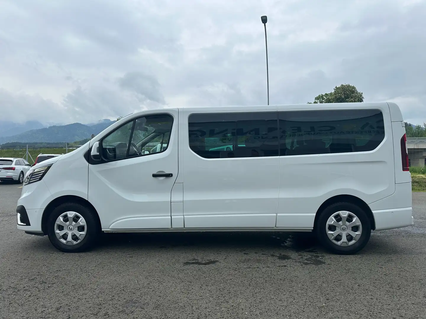Renault Trafic Trafic Passenger Techno Blue dCi 150 Techno Weiß - 2