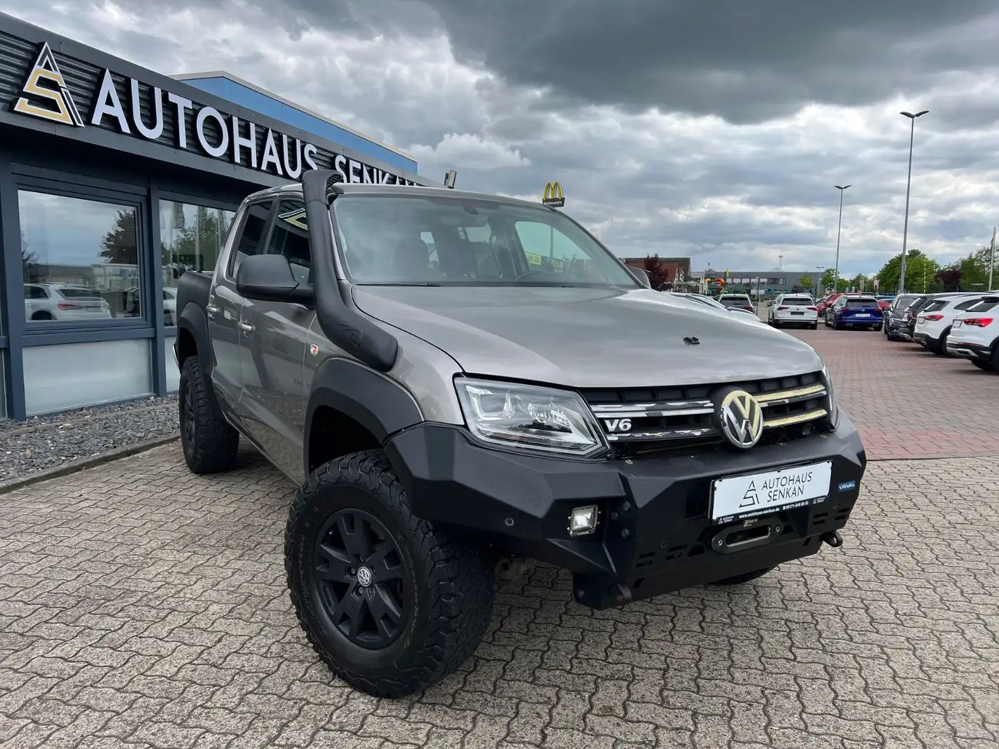 Volkswagen Amarok 3.0 TDI 4M Highline DC*AHK*R-CAM*STANDH* Béžová - 1