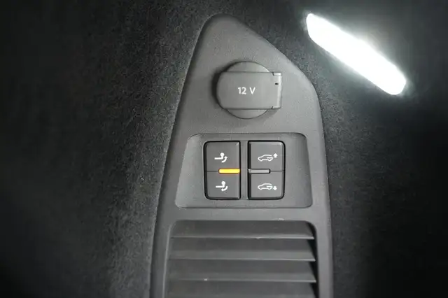 Volkswagen Touareg view 26