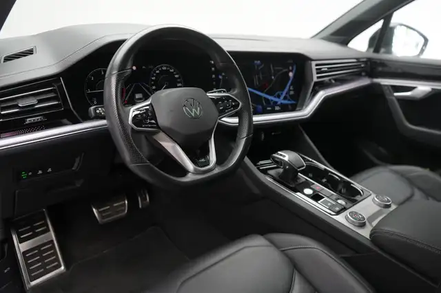 Volkswagen Touareg view 12