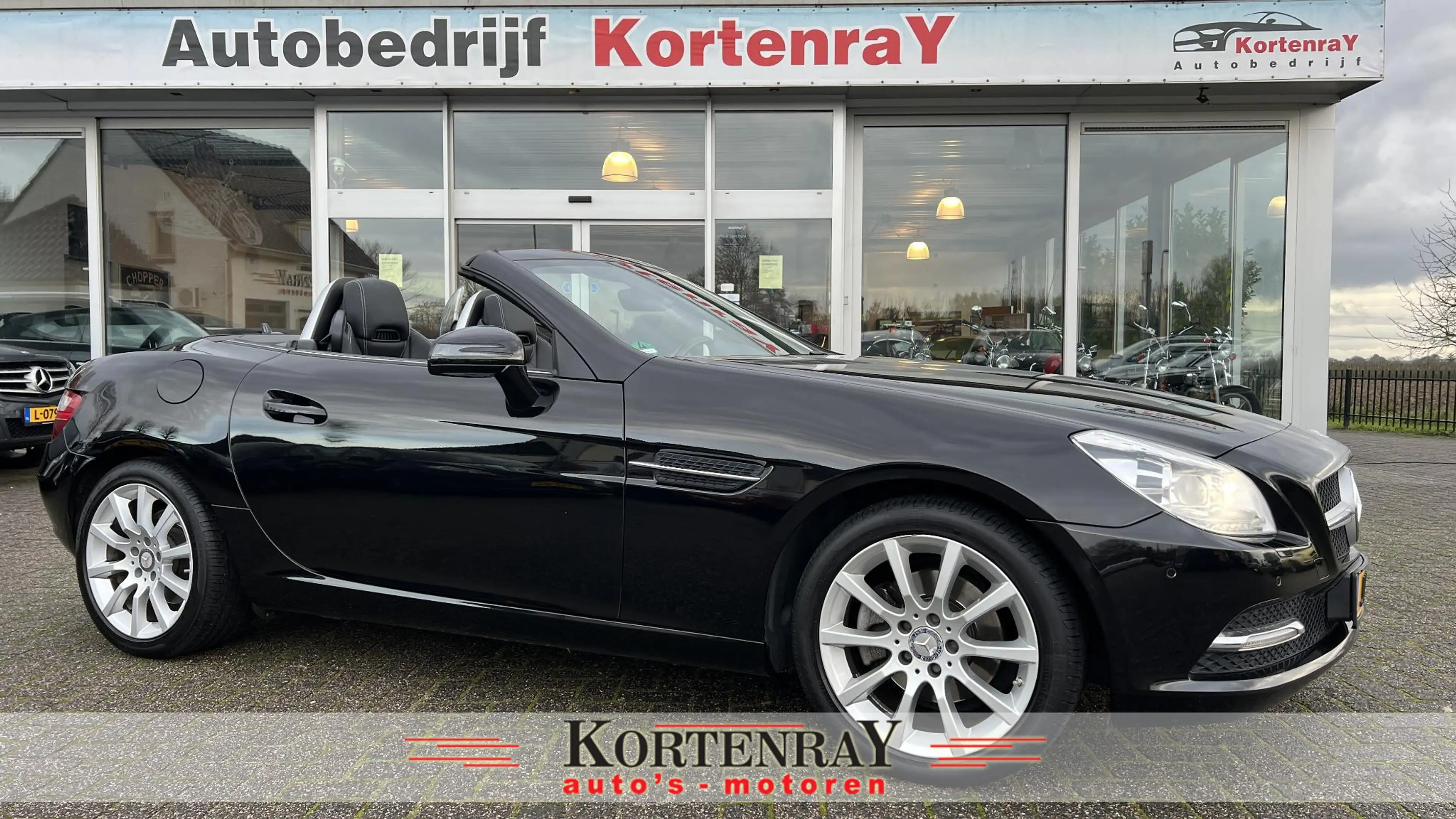 Mercedes-Benz SLK 200 Edition panorama,air-scarf,navi,leder,xenon,cruise
