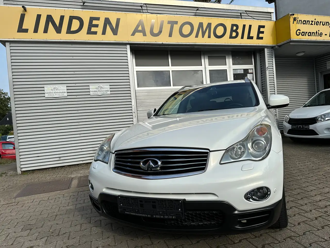 Infiniti EX30