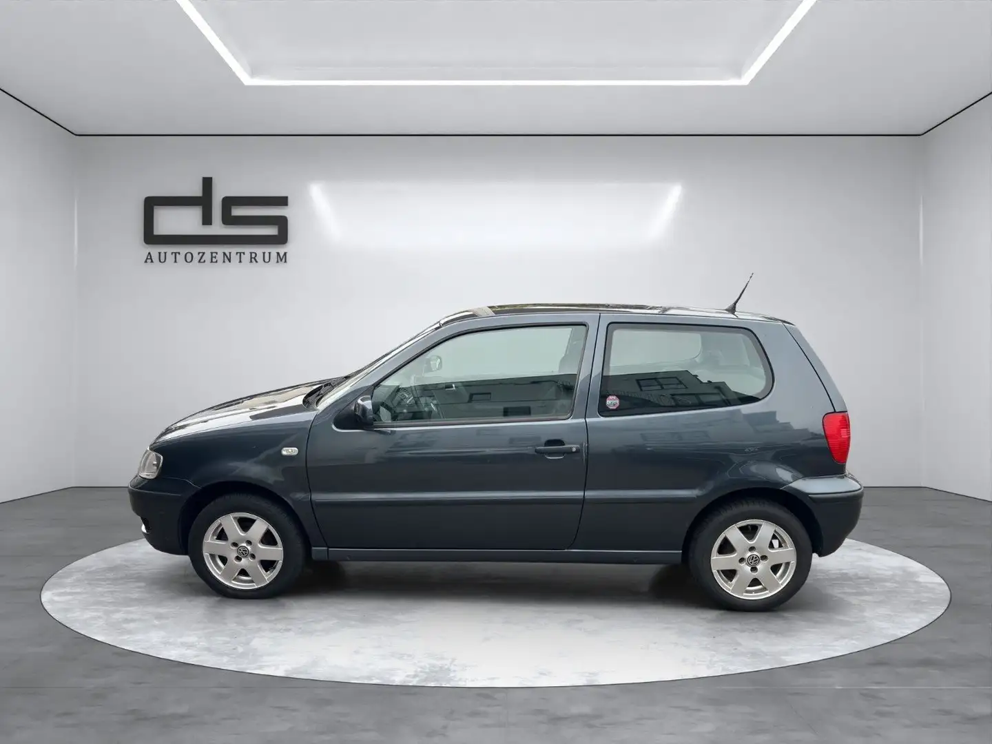 Volkswagen Polo 1.4 44kW*Servo*Radio*TÜV NEU*8-Fach bereift Gris - 2