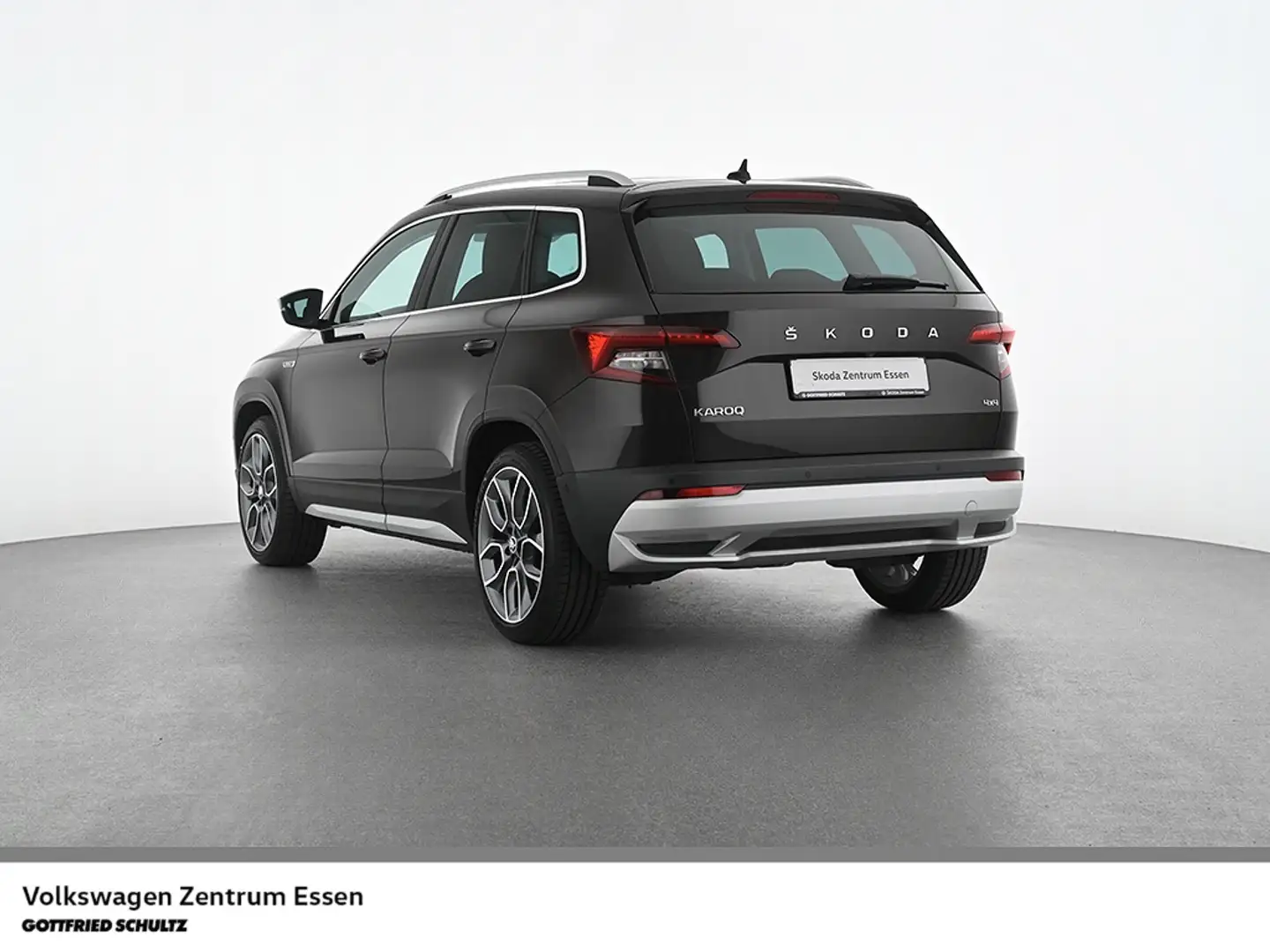 Skoda Karoq Scout 4x4 TDI DSG Stdhzg Pano AHK 19 R-Kamera Braun - 2