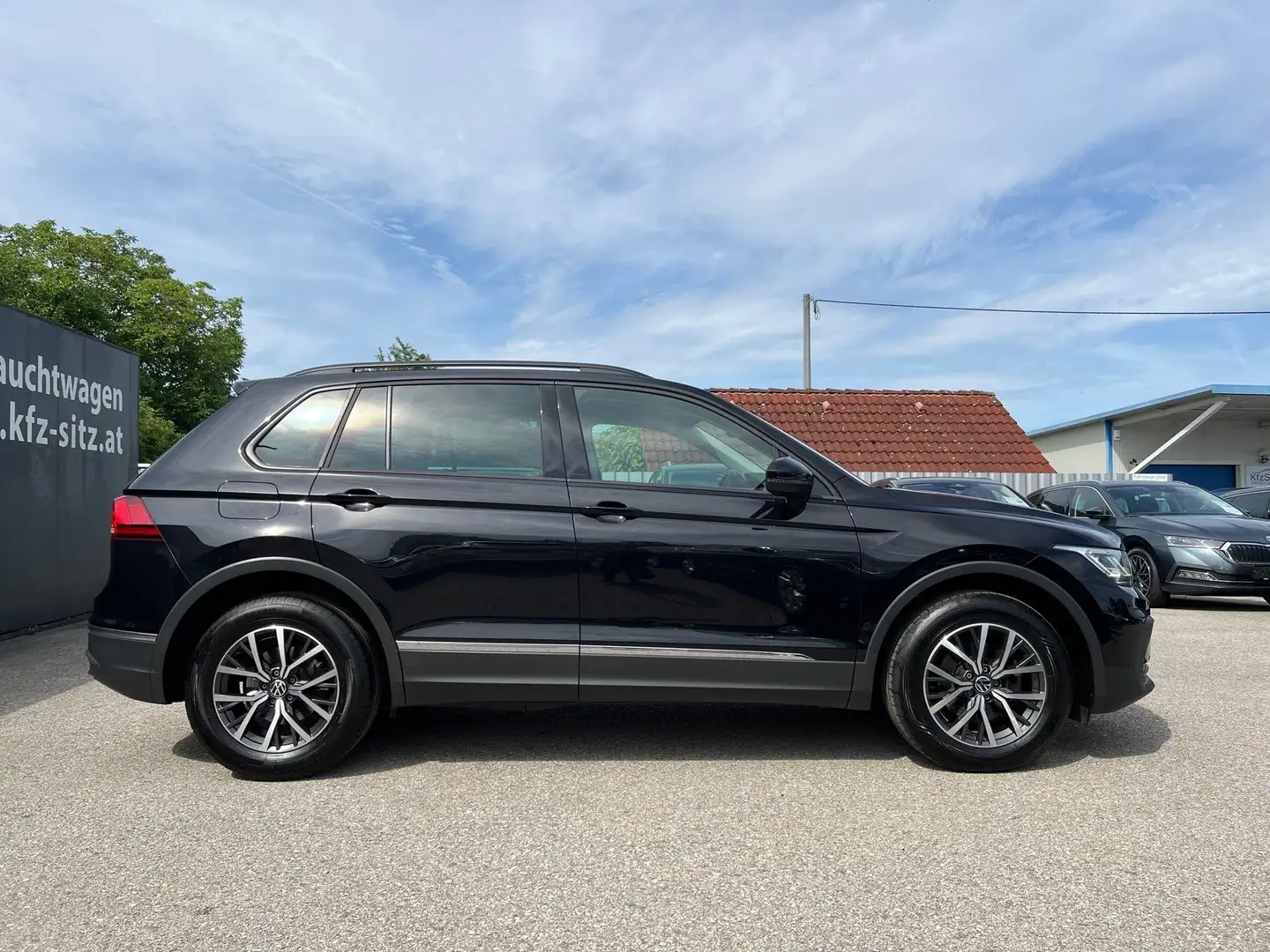 Volkswagen Tiguan 2,0 TDI Life DSG| MATRIX Schwarz - 2