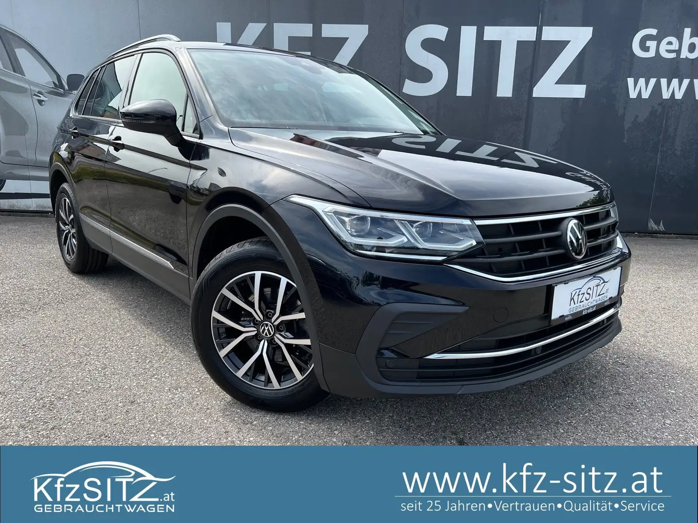 Volkswagen Tiguan 2,0 TDI Life DSG| MATRIX Schwarz - 1