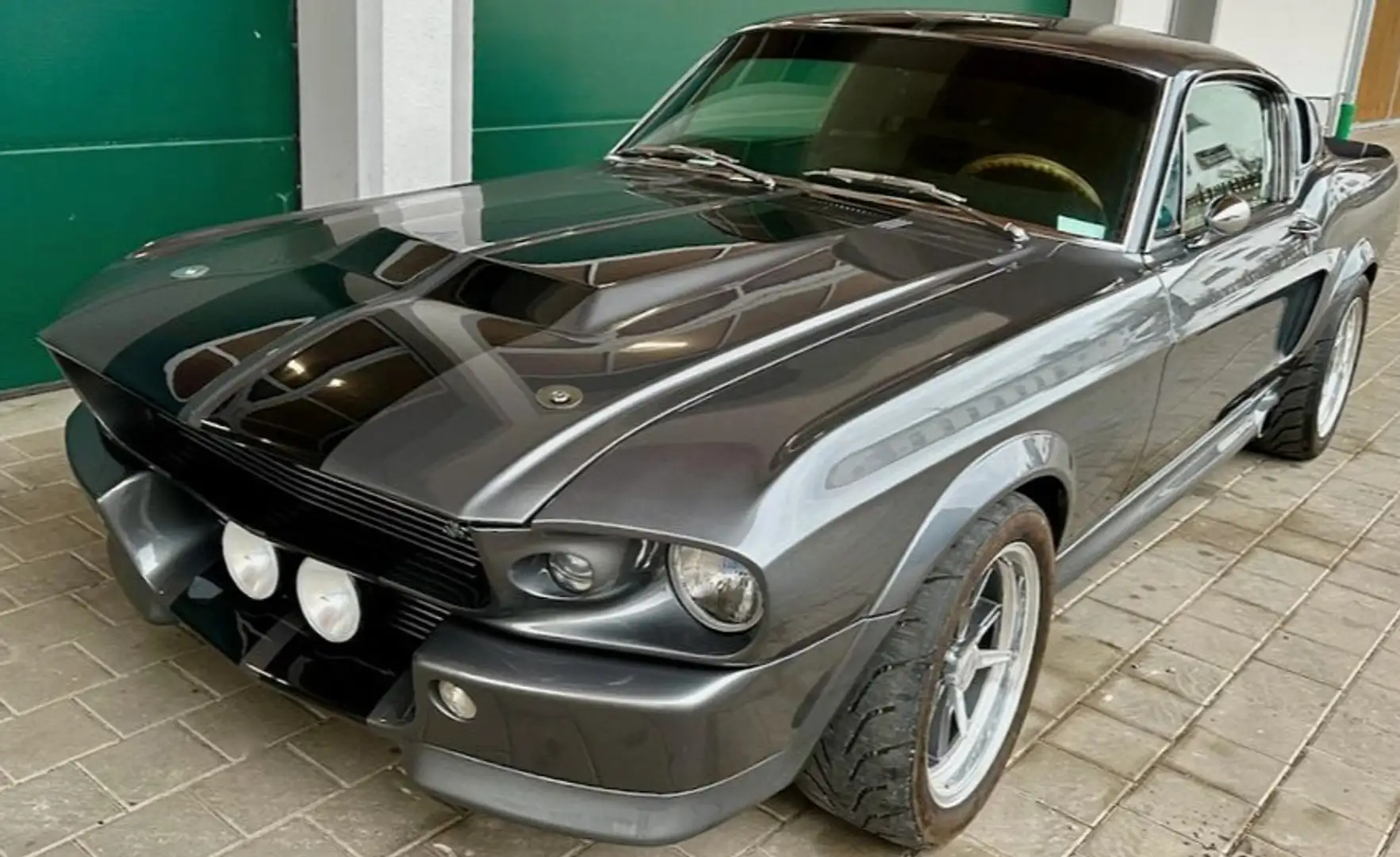 Ford Mustang Fastback Aut. Gris - 2