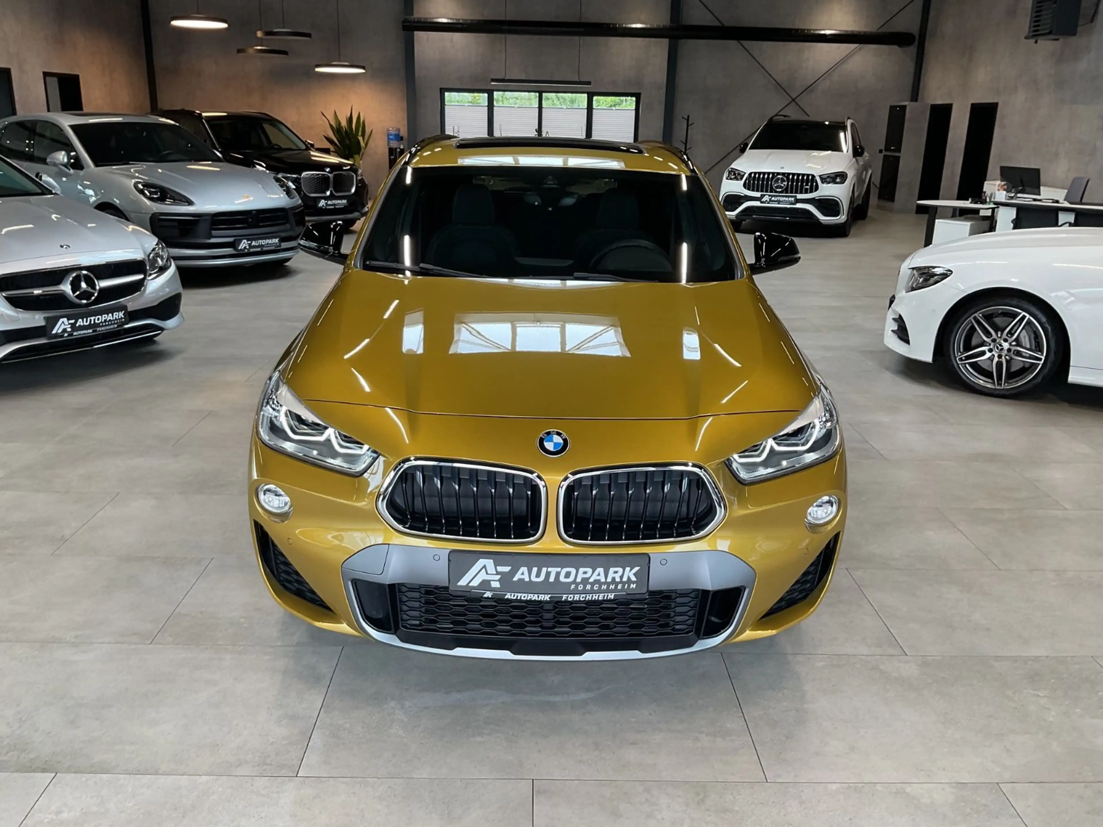 BMW X2 20i sDrive M Sport X AHK LED Navi Pano 20" — photo 2