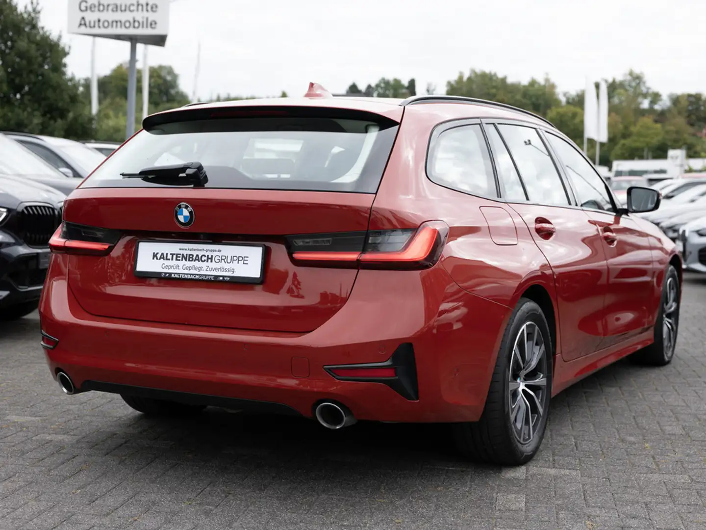 BMW 330 d Touring xDrive Sport Line AHK HUD LASER Rouge - 2