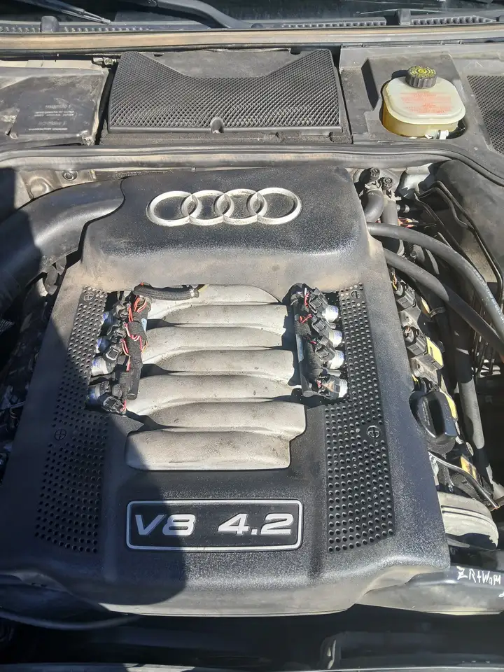 Audi A8 4.2 quattro, foto 9
