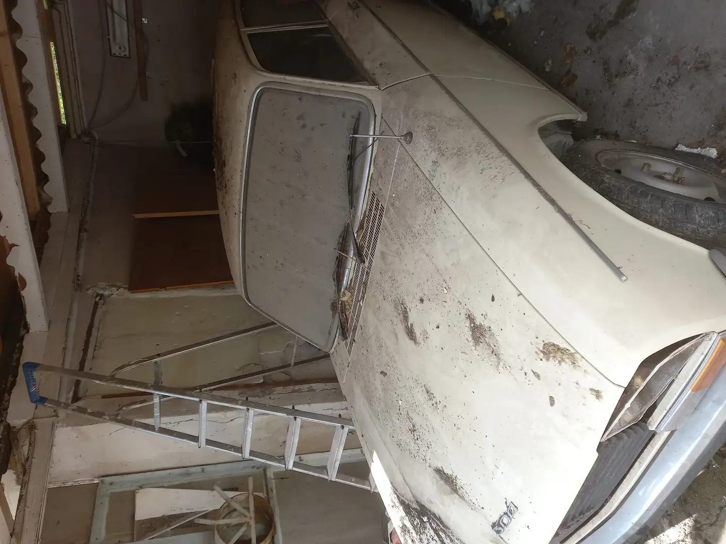 Peugeot 304 - 1