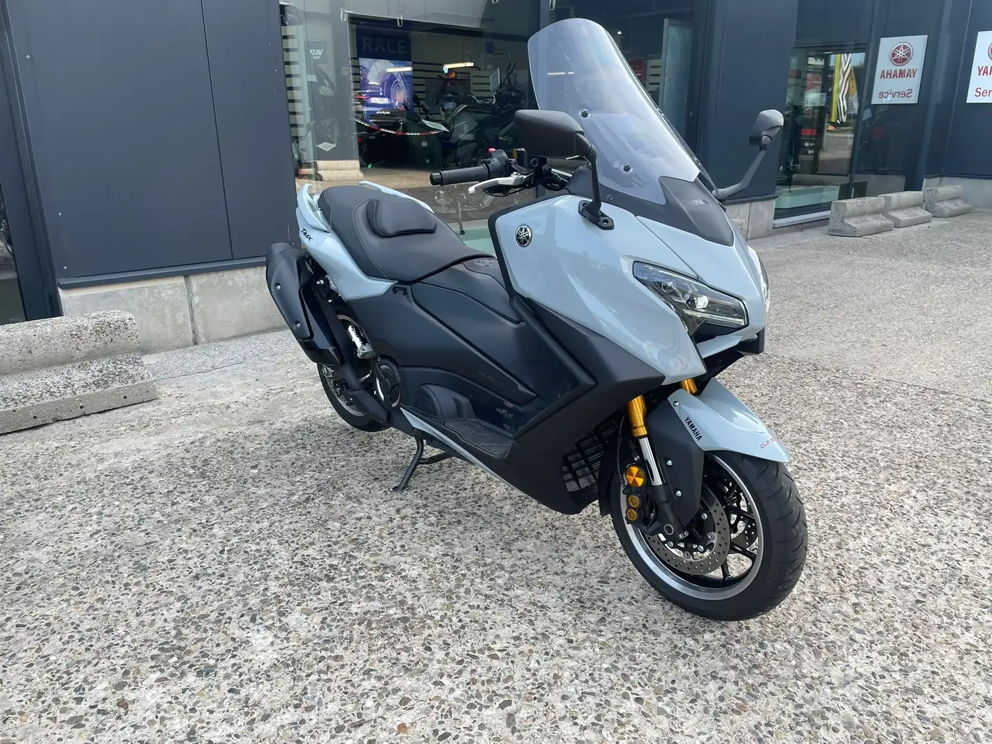 Yamaha TMAX 560 TECHMAX Grijs - 2
