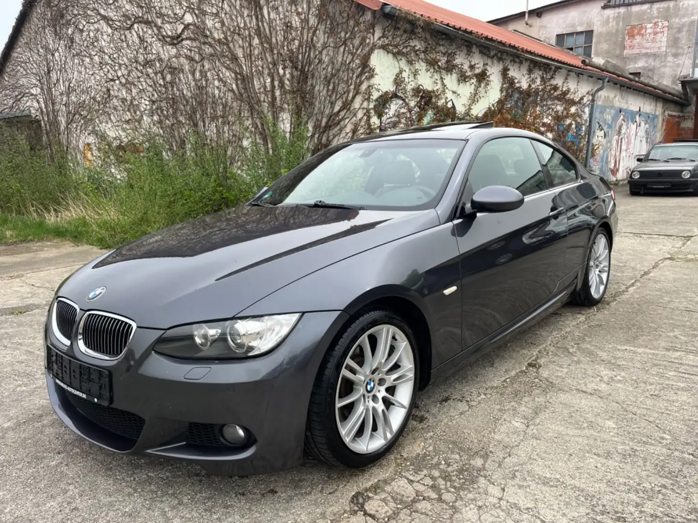 BMW 335 i Coupe M Paket*LEDER*AUTOMATIK*NAVI*S-DACH Grey - 1