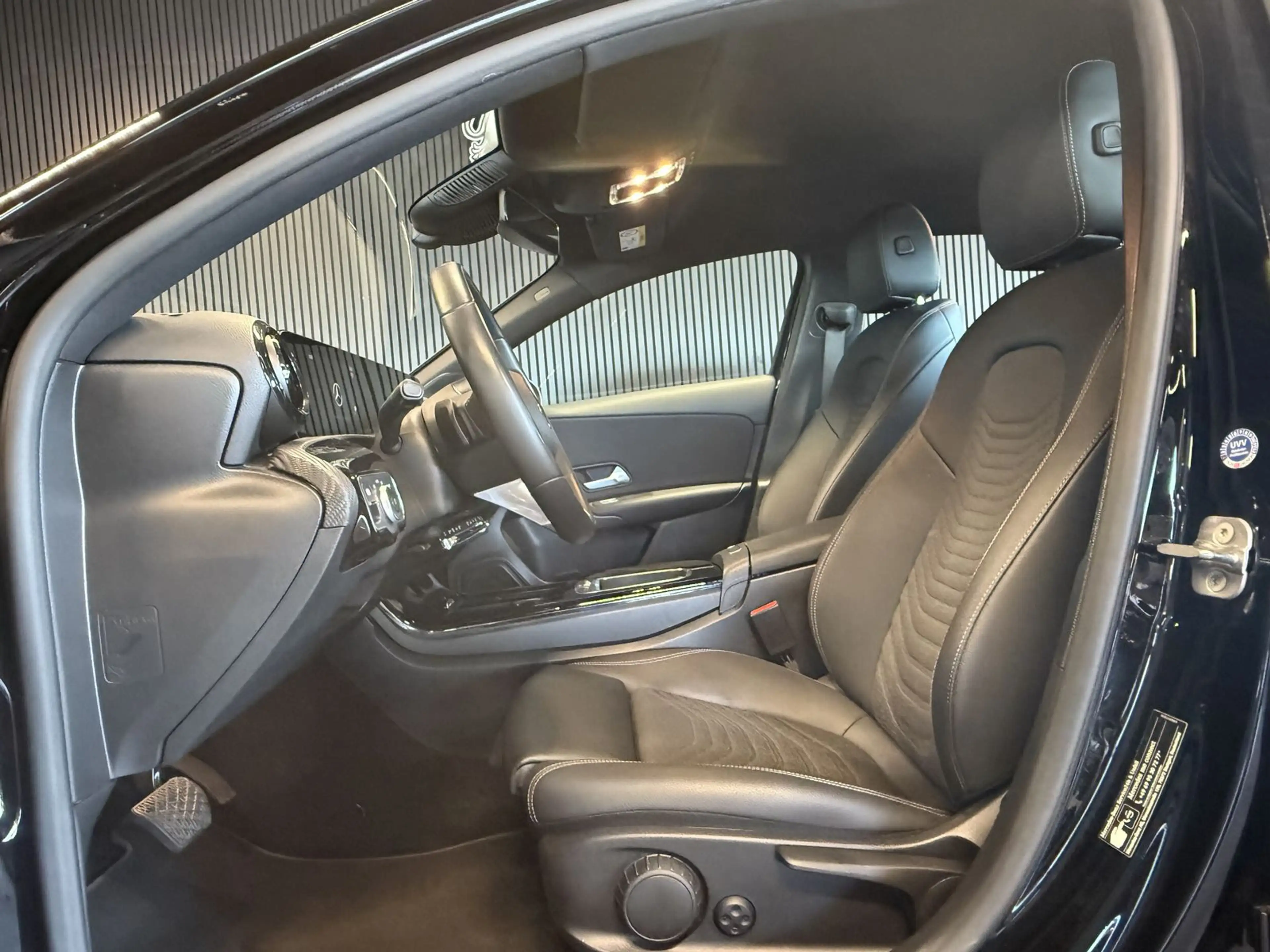 Mercedes-Benz A 250 e 8G Remote &Charing/Navi/Kamera/Leder/Tem — photo 9