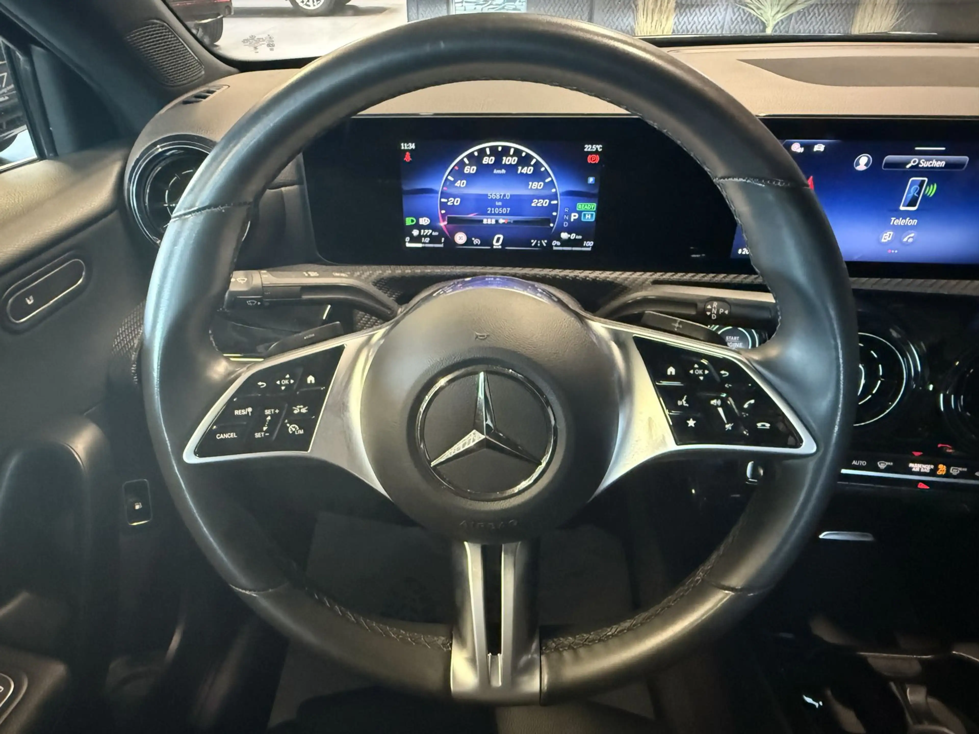Mercedes-Benz A 250 e 8G Remote &Charing/Navi/Kamera/Leder/Tem — photo 13