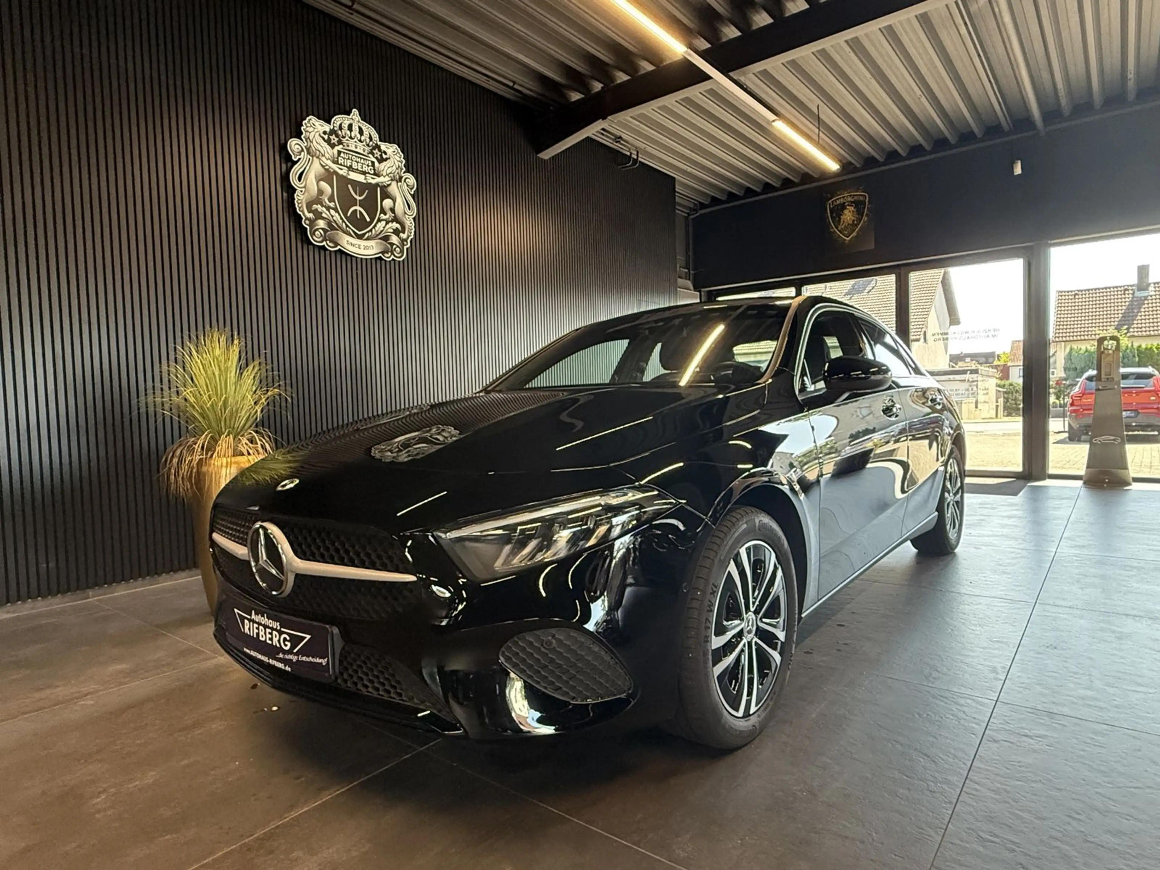 Mercedes-Benz A 250 e 8G Remote &Charing/Navi/Kamera/Leder/Tem