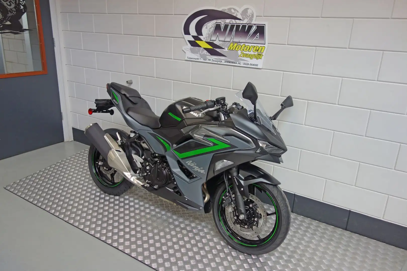 Kawasaki Ninja 500 SE Zwart - 2