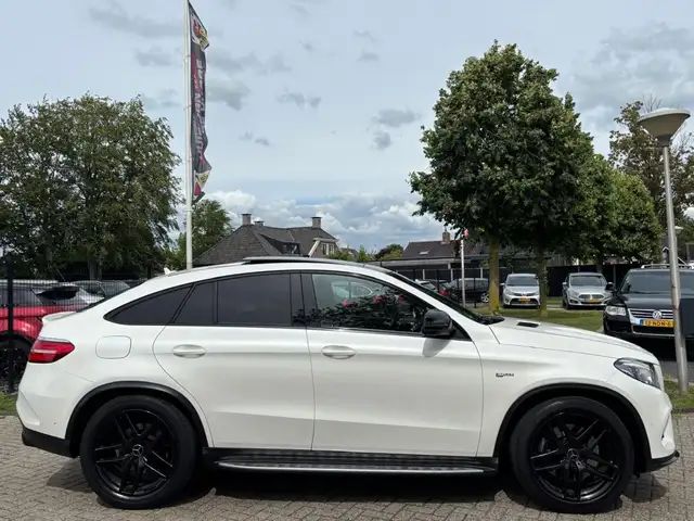 Mercedes-Benz GLE view 4