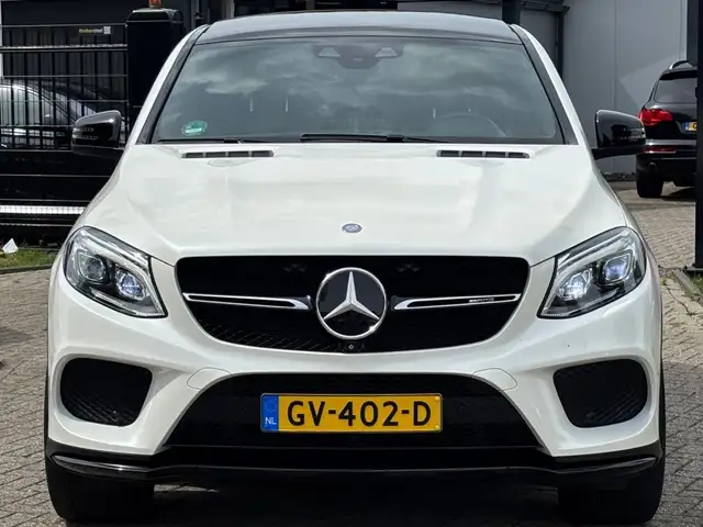 Mercedes-Benz GLE view 2